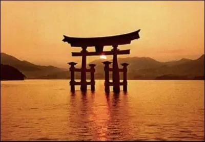 Le Japon est surnomm  pays du... .