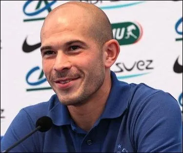 Quand devient-il professionnel ?