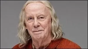 Comment s'appelle le mdecin de la cour ?