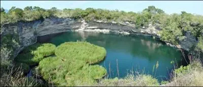 Dans quel pays se situe le site de plonge de Zacatn ?