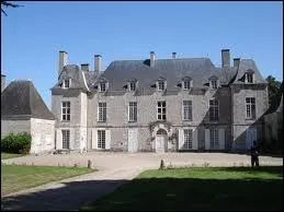 Pour voir ce chteau, rendez-vous  Quincy o les habitants portent le gentil ...