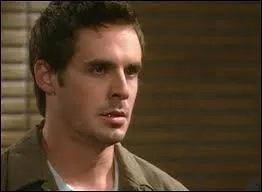 Comment s'appelle ce  fauteur de trouble  meilleur ami de Nathan au lyce ?