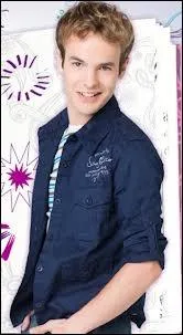 Broduey, Len, Maxi, Andrs et Napo ont form un groupe de musique.