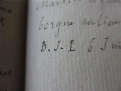  qui appartiennent ces initiales ?