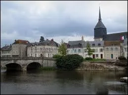 Sous-prfecture du Loir-et-Cher, voici la ville de Romorantin-Lanthenay o les habitants portent le nom de ...