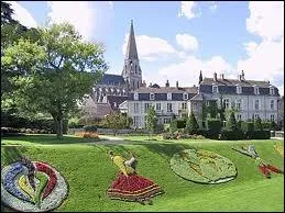 Je termine cette premire partie par un visite de la ville de Vendme, o les habitants portent le gentil ...