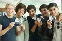 Qui est le seul gaucher du groupe ?