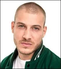 Quel est le nom complet de Jimmy ?