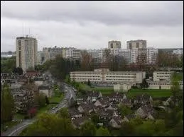 Allons faire un tour  l'est de la rgion... on y trouve la prfecture de son plus grand dpartement en superficie...