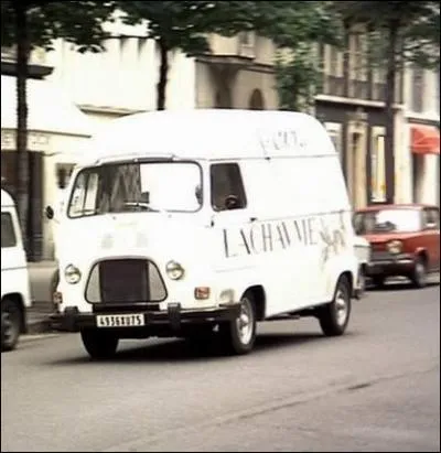 La fourgonnette de livraison d'un fleuriste o il se passe  l'intrieur des choses trs bizarres ... . .