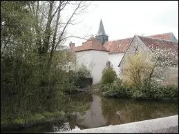 Quel nom donne-t-on aux habitants de Sassay ?
