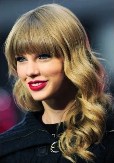 Pour l'instant, est-elle c�libataire ?