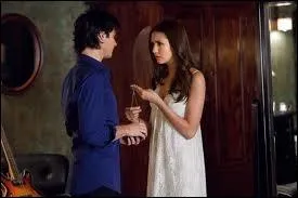 Elena Gilbert tombe-t-elle amoureuse de Damon Salvatore ?