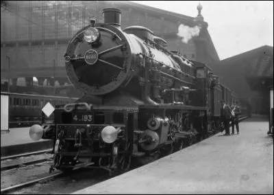 Qui fabriqua la premire locomotive  vapeur en Angleterre le 21 fvrier 1804 ?