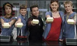 Quelle émission est diffusée sur YTV (en anglais) et qui ressemble à "Une grenade avec ça?" ?