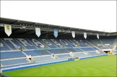 Comment s'appelle le stade o volue le Racing Club de Strasbourg ?