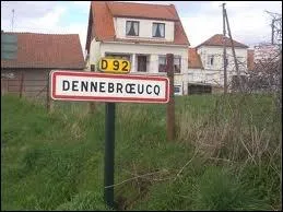 Quel est le nom des habitants de la commune de Dennebroeucq ?