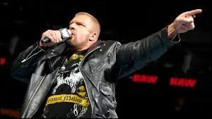 Qui HHH -t-il dfi  Wrestlemania ?