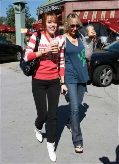 Comment la mre de Miley Cyrus se nomme-t-elle ?