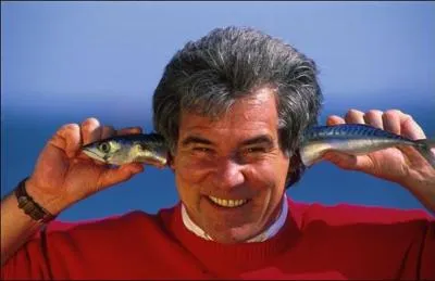 Cet homme de tlvision ralise, depuis fort longtemps le magazine  Thalassa  . C'est Georges