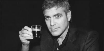 Cet acteur clbre nous a laiss le souvenir du docteur Doug Ross dans la srie tlvise  Urgences  et aussi une pub clbre de Nespresso . C'est Georges