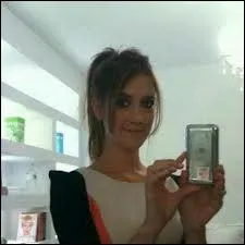 Pour Violetta, Angie c'est :