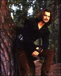 Parmi ces trois femmes, seules deux ont faillit pouser Robin. Quelle est l'intruse ?