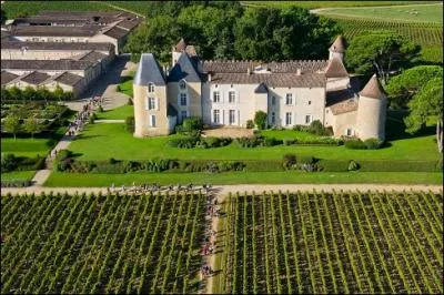 À Yquem, les vendanges s'étalent sur plusieurs mois, on y recherche l'apparition de pourritures nobles dues à un champignon redouté par tous les autres viticulteurs. Quel est ce champignon ?