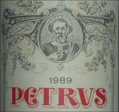 Pétrus est un assemblage de merlot et de cabernet franc, c'est un grand vin de Bordeaux. De quelle appellation dépend-il ?