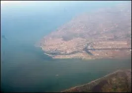 La Seine arrose Troyes, Paris, Rouen avant de se jeter dans . .