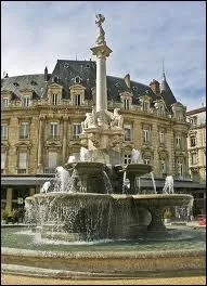 Je quitte le dpartement de la Drme par la ville de Valence o les habitants rpondent au nom de ...