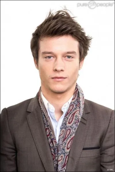 Le nom de cet homme est ...