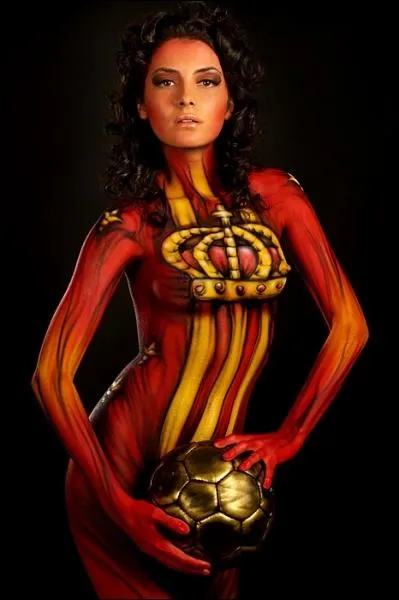 Il y a des m�tiers qui ne sont vraiment pas de tout repos, dans ce film de Jean-Pierre Mocky, un p�nalty siffl� d�clenche une chasse � l'homme mortelle !