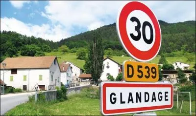 J'arrive dans la ville la plus feignante de France, Glandage, en Rhne-Alpes, dans quel dpartement suis-je ?