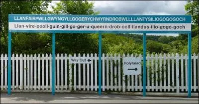 Dans quel pays se trouve la ville avec le plus grand nombre de lettres, Llanfairpwllgwyngyllgogerychwyrndrobwllllantysiliogogogoch ?