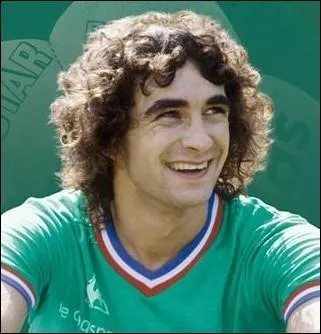 Surnomm  l'Ange vert , cet ancien footballeur n  Saintes en 1955, est indissociable de l'A. S. Saint-Etienne, quipe la plus populaire de l'hexagone dans les annes 70 ... .