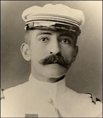 Louis Marie Julien Viaud est n le 14 janvier 1850  Rochefort. Mais cet crivain qui a men paralllement une carrire d'officier de marine est plus connu sous le nom de ... . .