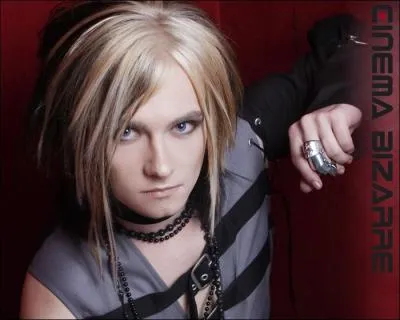 Et lui, il te dit quelque chose ?