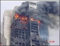 Qui c'est qui viole les filles le soir dans les parkings, qui met l'feu aux buildings c'est toujours les zonards...