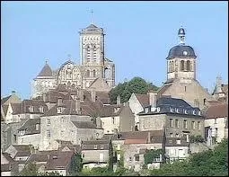 Partons maintenant  Vzelay, ville Icaunaise o la population porte le gentil ...