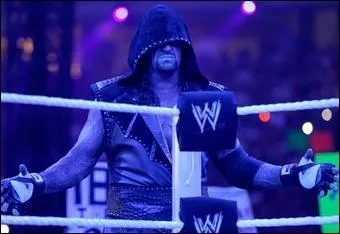 Aujourd'hui, le catcheur le plus g est The Undertaker.