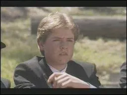 Comment s'appelle le petit copain de Stphanie ?