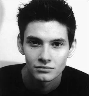 A quel âge fait-il ses débuts sur scène ?