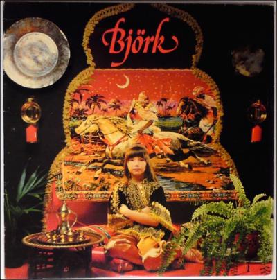 En quelle anne Bjrk a-t-elle sorti son premier album ?