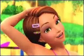 Comment s'appelle cette fille qui est rigolote ?