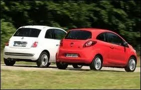 Quelles sont les 2 marques de voitures sur la photo ?