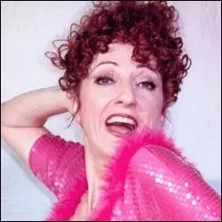 De Nolle  Mado, cette humoriste vint au monde en Algrie, mais o passa-t-elle son enfance ?