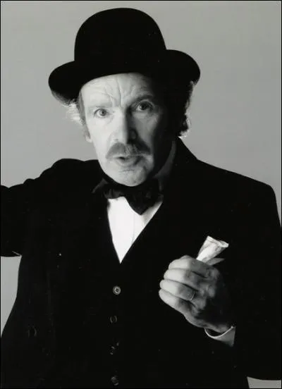  On n'est pas des sauvages, tout de mme  ! ou la phrase culte de Popeck. Il est n  Paris, de mre polonaise et de pre roumain. Quelle est la capitale de la Roumanie ?