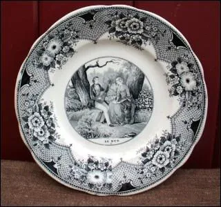 Assiette en faence de Montereau. Dcor bucolique imprim en grisaille. Dans quel dpartement est situe la ville ?