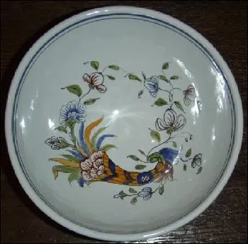 C'est une assiette en faence de Malicorne avec un dcor  Rouen corne d'abondance . Cette commune se trouve en :